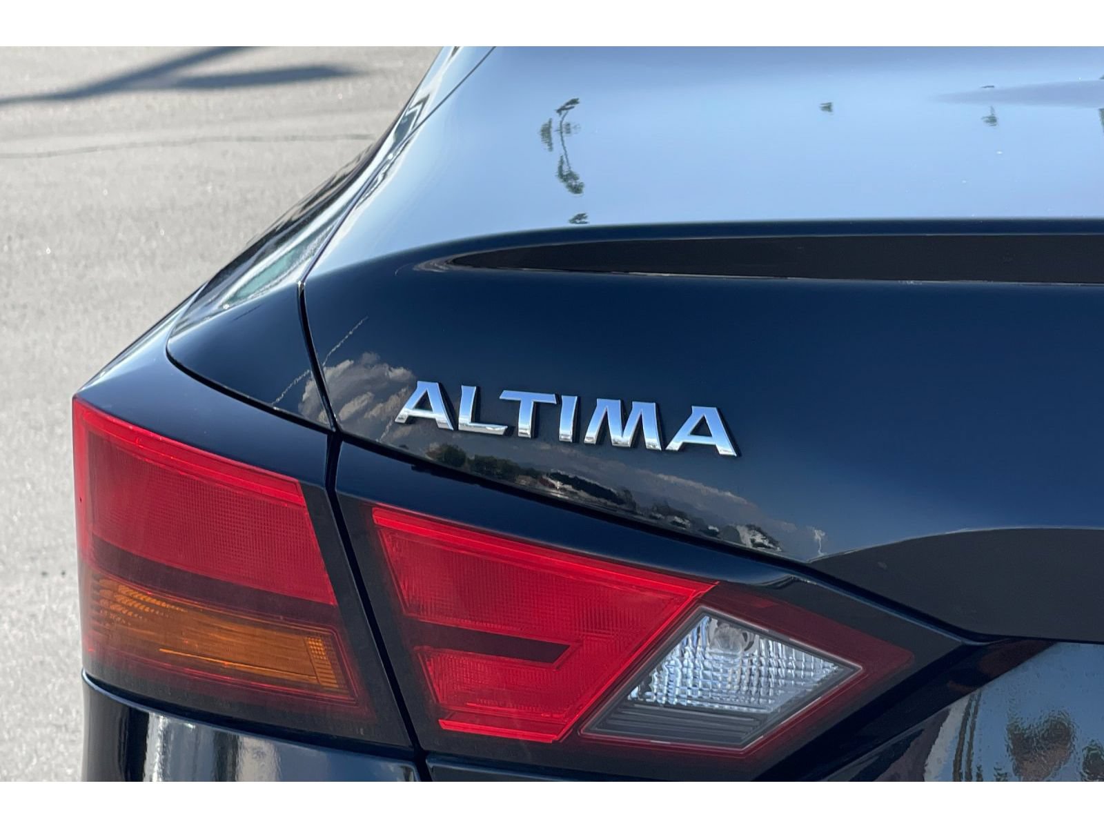 Used 2019 Nissan Altima 2.5 SR FWD image 17