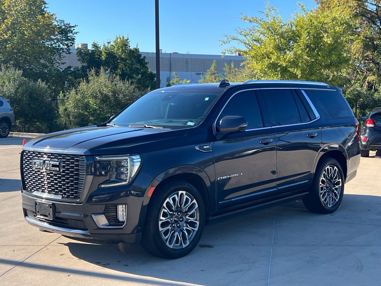 Used 2023 GMC Yukon Denali Ultimate AWD/4WD image 5
