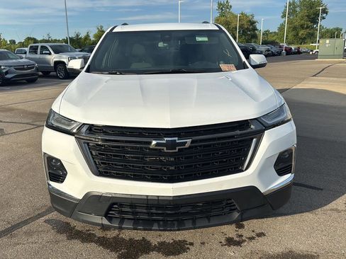 Used 2023 Chevrolet Traverse LT FWD image 8