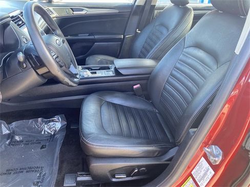 Used 2018 Ford Fusion SE w/ Fusion SE Technology Package image 10