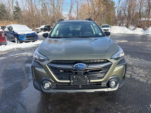 Used 2025 Subaru Outback Premium image 14