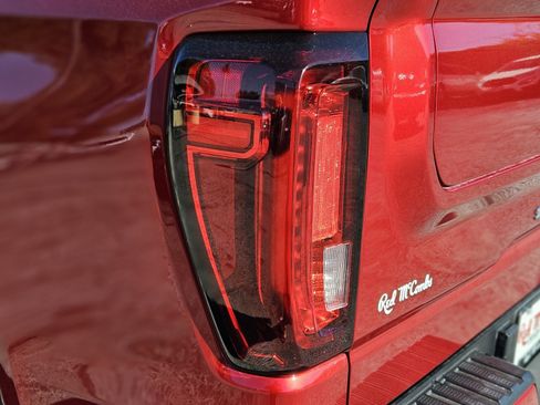 Used 2024 GMC Sierra 1500 AT4 w/ Technology Package image 10