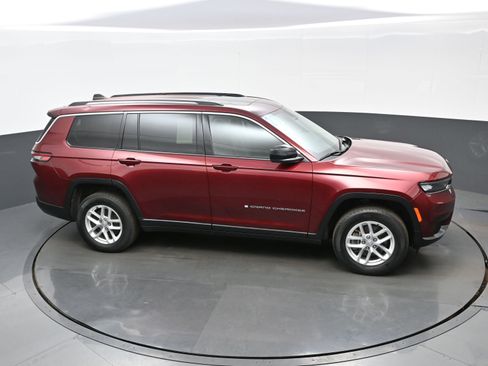 Used 2023 Jeep Grand Cherokee L Laredo image 38