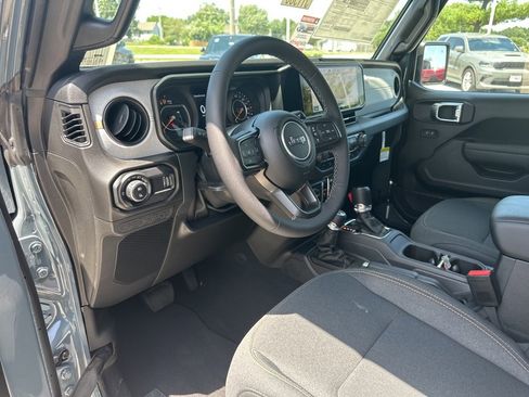 New 2025 Jeep Gladiator Sport image 59