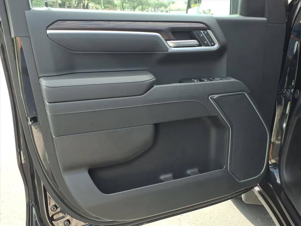 Used 2026 GMC Sierra 1500 SLT RWD image 17