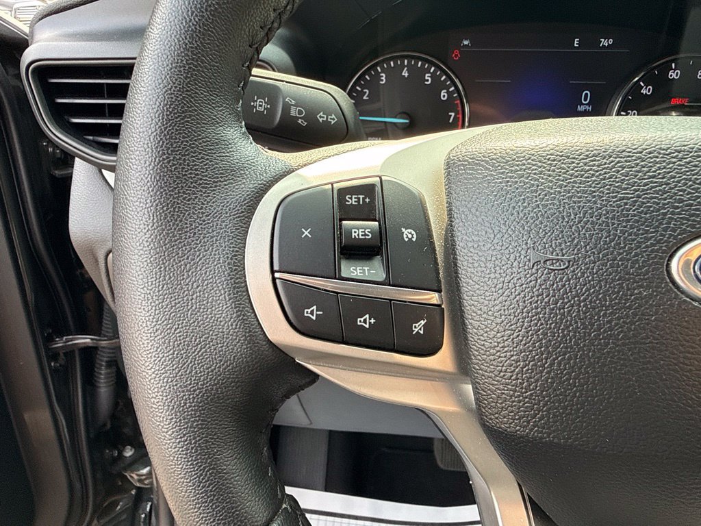 Used 2024 Ford Explorer XLT AWD/4WD image 26