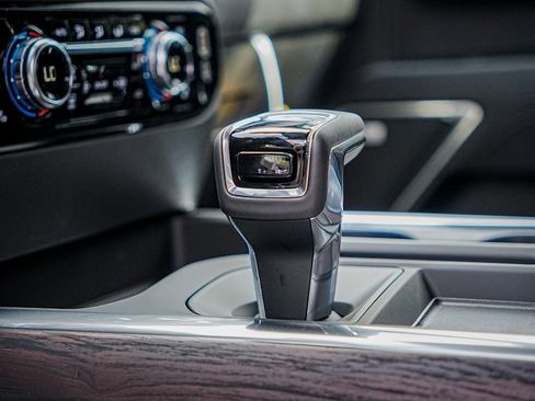 New 2026 GMC Sierra 1500 SLT image 12