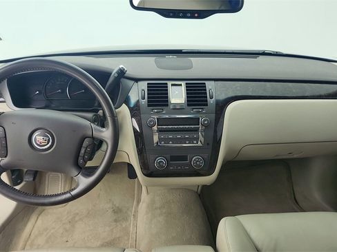 Used 2011 Cadillac DTS image 20