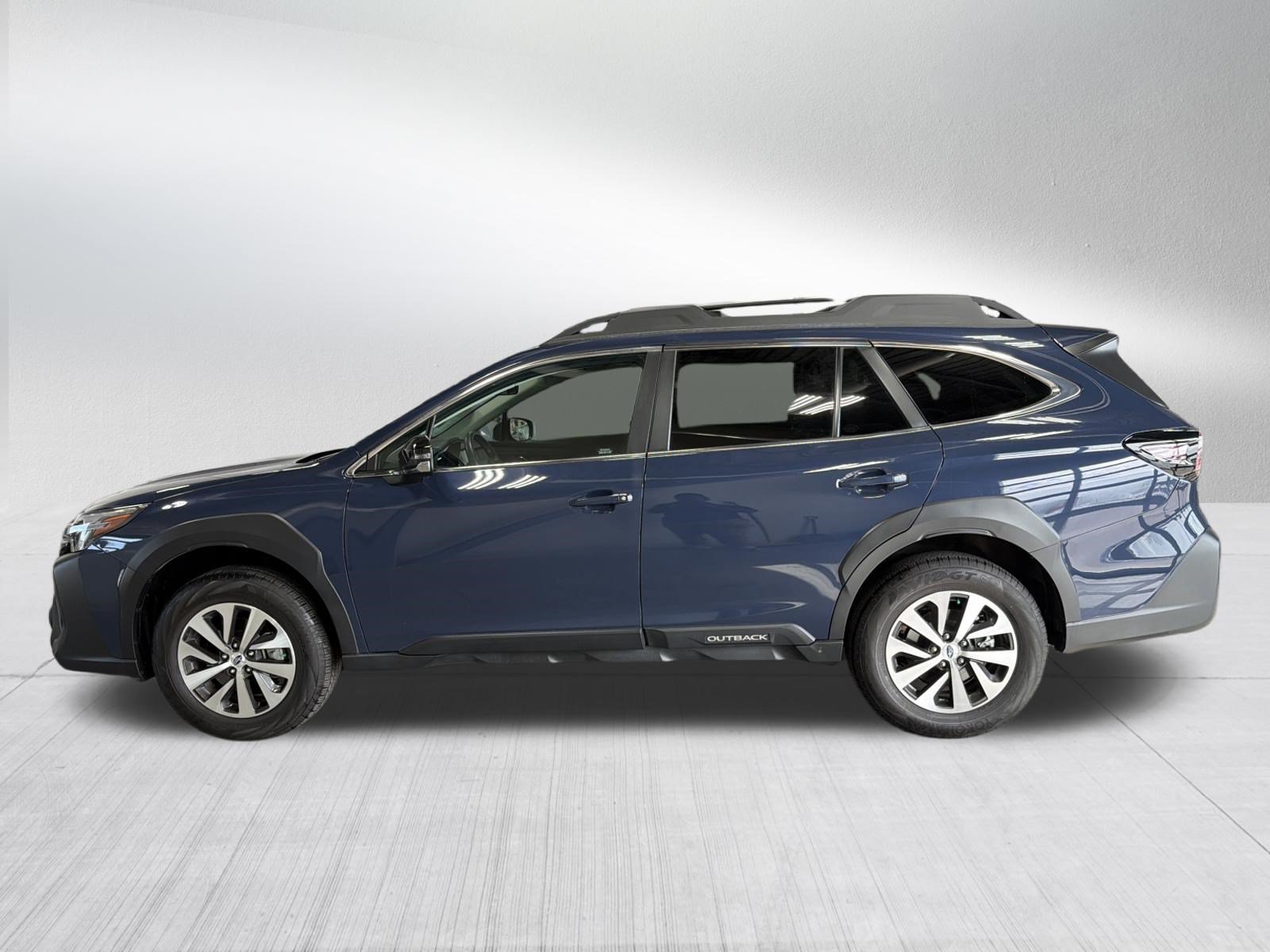 Certified 2025 Subaru Outback Premium AWD/4WD image 4