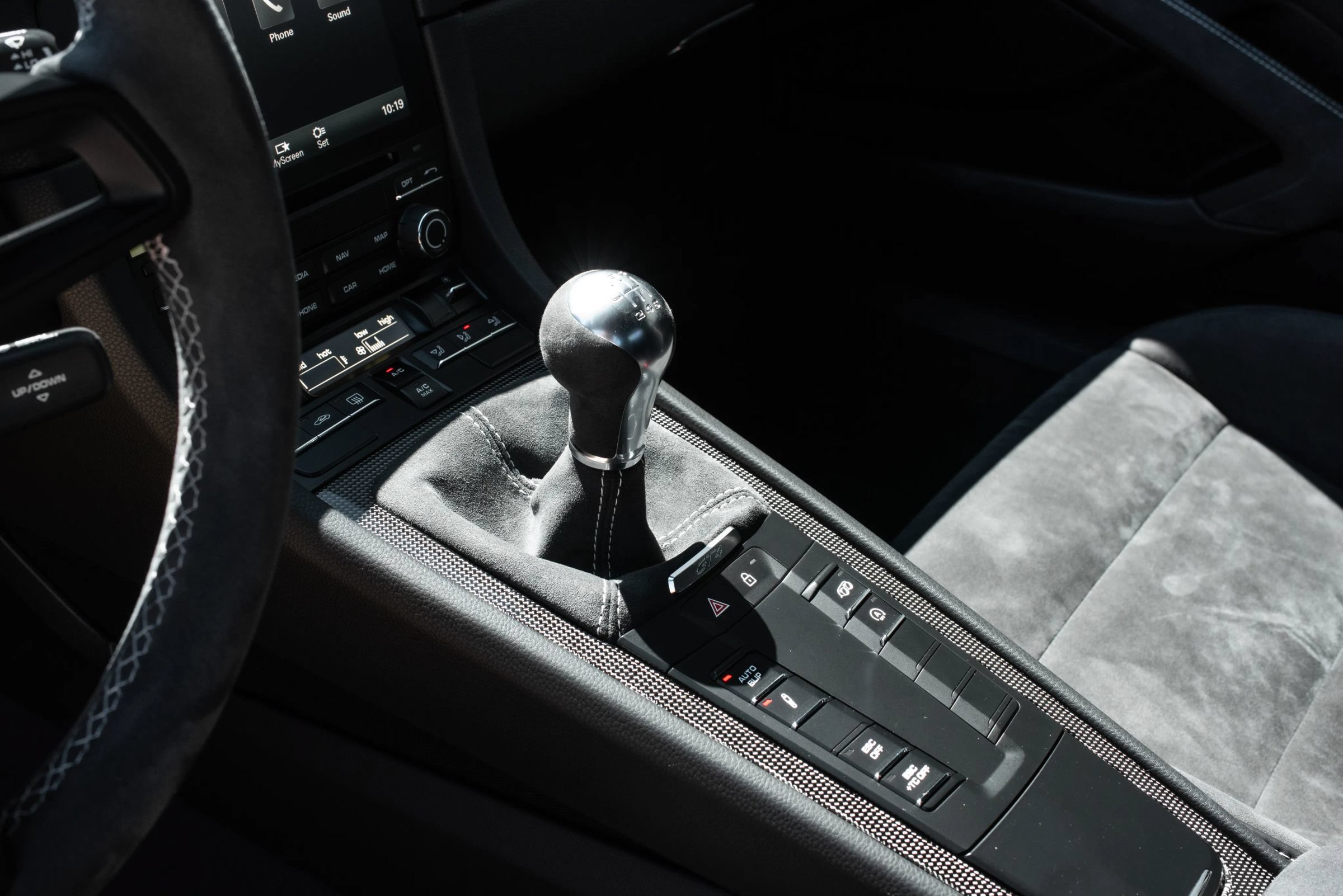 Used 2020 Porsche 718 Cayman GT4 RWD image 12