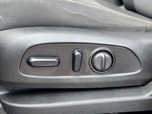 Used 2019 Chevrolet Traverse LT image 6