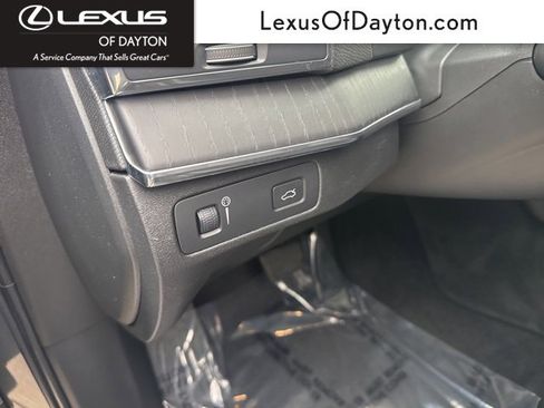 Used 2020 Volvo XC90 T6 Momentum w/ Protection Package Premier image 14