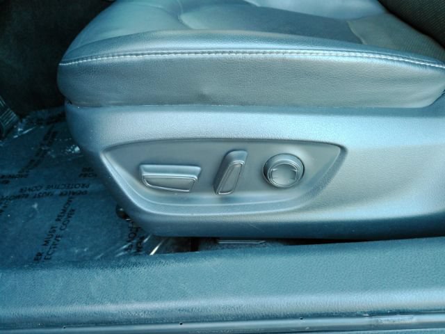Used 2023 Toyota Camry XSE FWD image 13