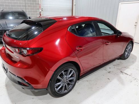Used 2019 MAZDA MAZDA3 Hatchback FWD image 5