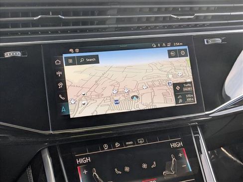 Used 2025 Audi Q7 3.0T Premium Plus image 14