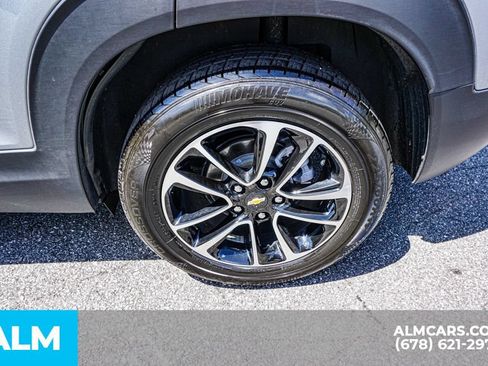 Used 2025 Chevrolet TrailBlazer LT FWD image 16