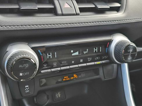 Certified 2025 Toyota RAV4 XLE image 29