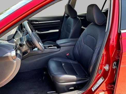 Used 2023 Nissan Altima 2.5 SR w/ SR Premium Package FWD image 8