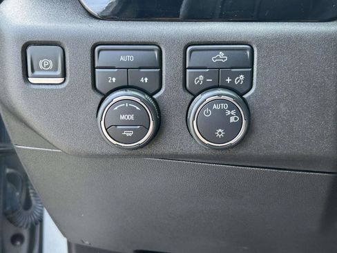 Used 2023 Chevrolet Silverado 1500 LT AWD/4WD image 19