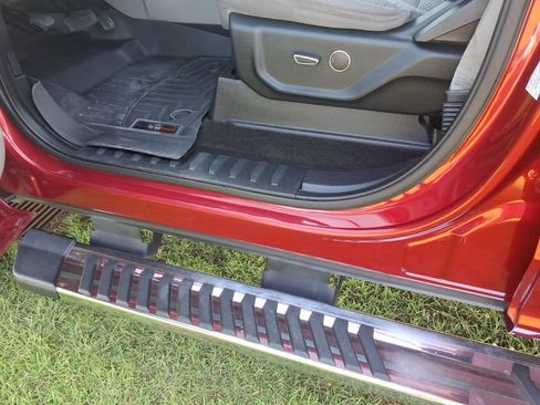 Used 2019 Ford F250 XLT w/ XLT Premium Package AWD/4WD image 18