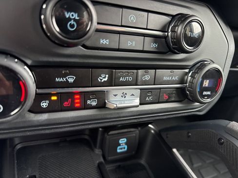 Used 2025 Ford Bronco Outer Banks w/ Sasquatch Package image 21