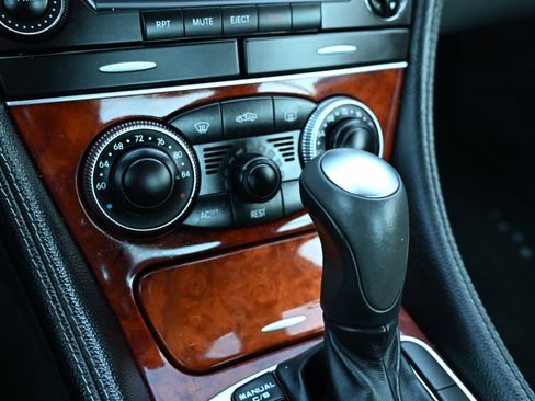 Used 2005 Mercedes-Benz SL 55 AMG image 33