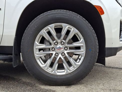 Used 2023 GMC Yukon SLT image 11