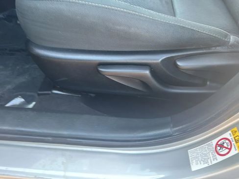 Used 2019 Toyota Corolla LE FWD image 18