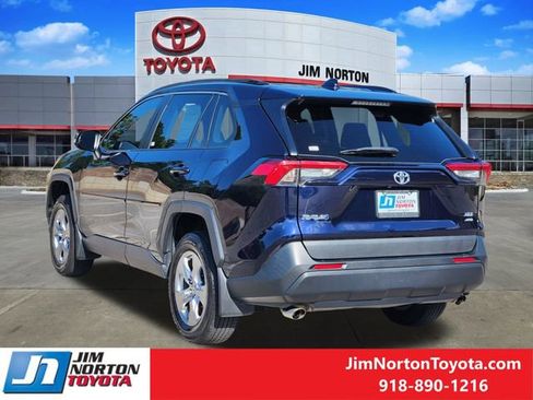 Used 2022 Toyota RAV4 XLE AWD/4WD image 8