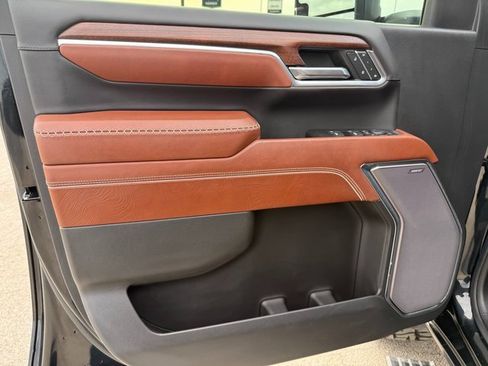 Used 2024 GMC Sierra 3500 Denali Ultimate image 10