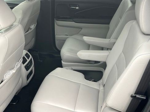 Used 2022 Honda Pilot Touring image 24