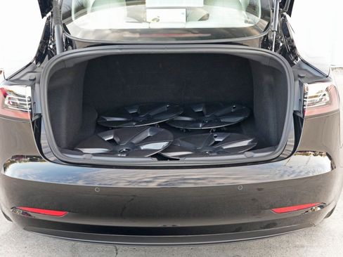 Used 2022 Tesla Model 3 image 10