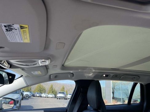 Used 2020 Volvo V60 T5 Momentum w/ Protection Package image 25