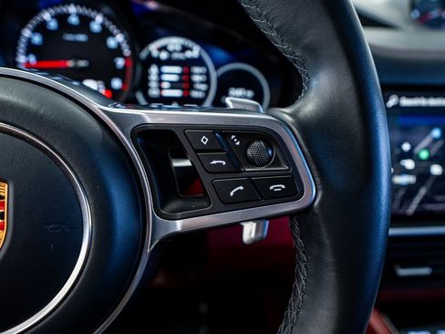 Used 2022 Porsche Cayenne Platinum Edition image 42