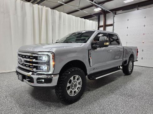Used 2023 Ford F250 Lariat w/ Chrome Package AWD/4WD image 3
