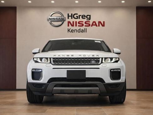Used 2017 Land Rover Range Rover Evoque SE image 5