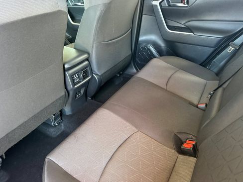 Used 2025 Toyota RAV4 XLE AWD/4WD image 14