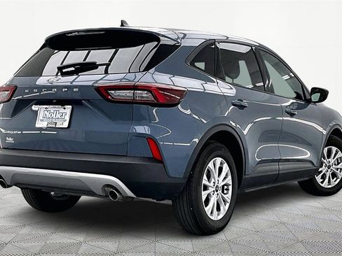 Used 2025 Ford Escape Active w/ Cold Weather Package image 2