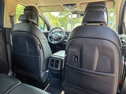 Used 2025 Kia Sportage EX FWD image 18