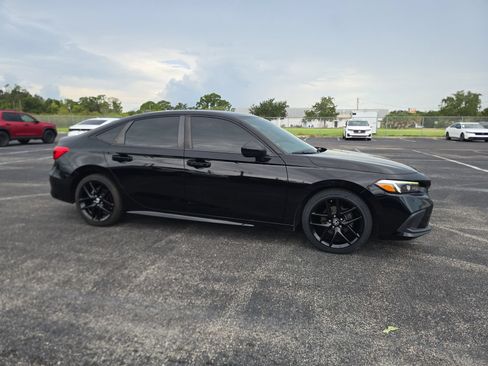 Used 2023 Honda Civic Sport image 2
