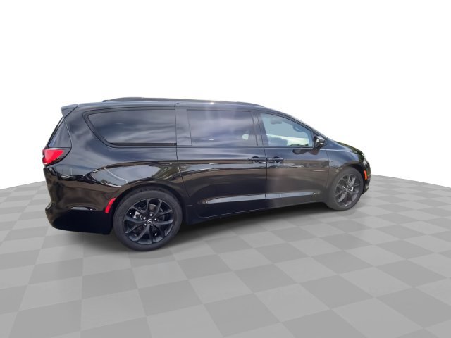 Used 2025 Chrysler Pacifica Limited FWD image 2