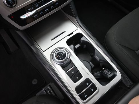 Certified 2023 Ford Explorer XLT RWD image 25