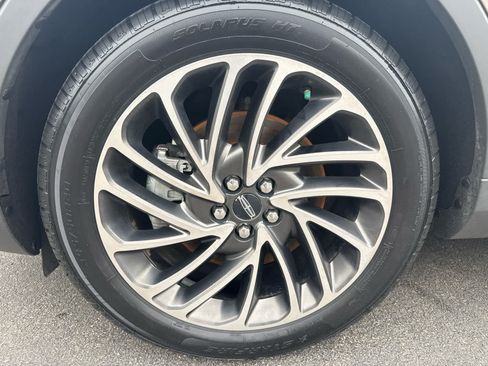Used 2020 Lincoln Nautilus Reserve AWD/4WD image 9
