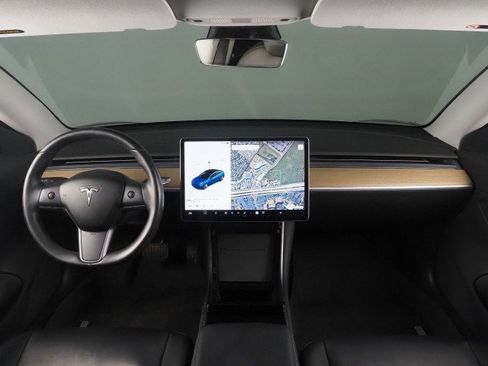 Used 2018 Tesla Model 3 Long Range image 3