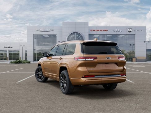 New 2026 Jeep Grand Cherokee L Limited AWD/4WD image 3