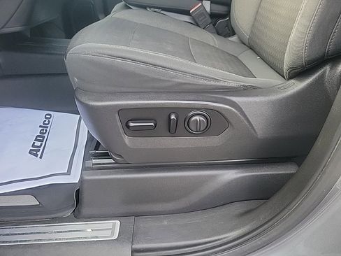 Used 2020 GMC Sierra 1500 SLE w/ SLE Value Package image 22