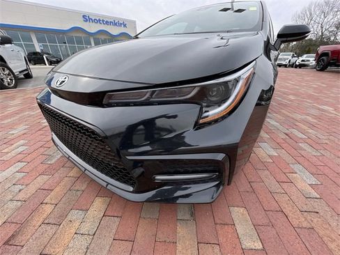 Used 2020 Toyota Corolla SE image 2