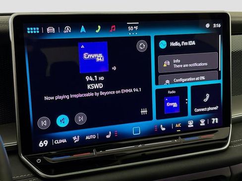 New 2025 Volkswagen Tiguan SE image 15