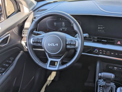 Certified 2025 Kia Sportage EX image 13