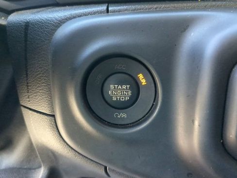 Used 2021 Jeep Wrangler Unlimited Sport image 33